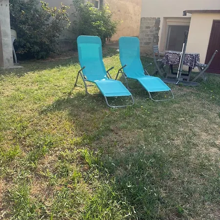 Daire Rez-de-chaussee Avec Jardin *